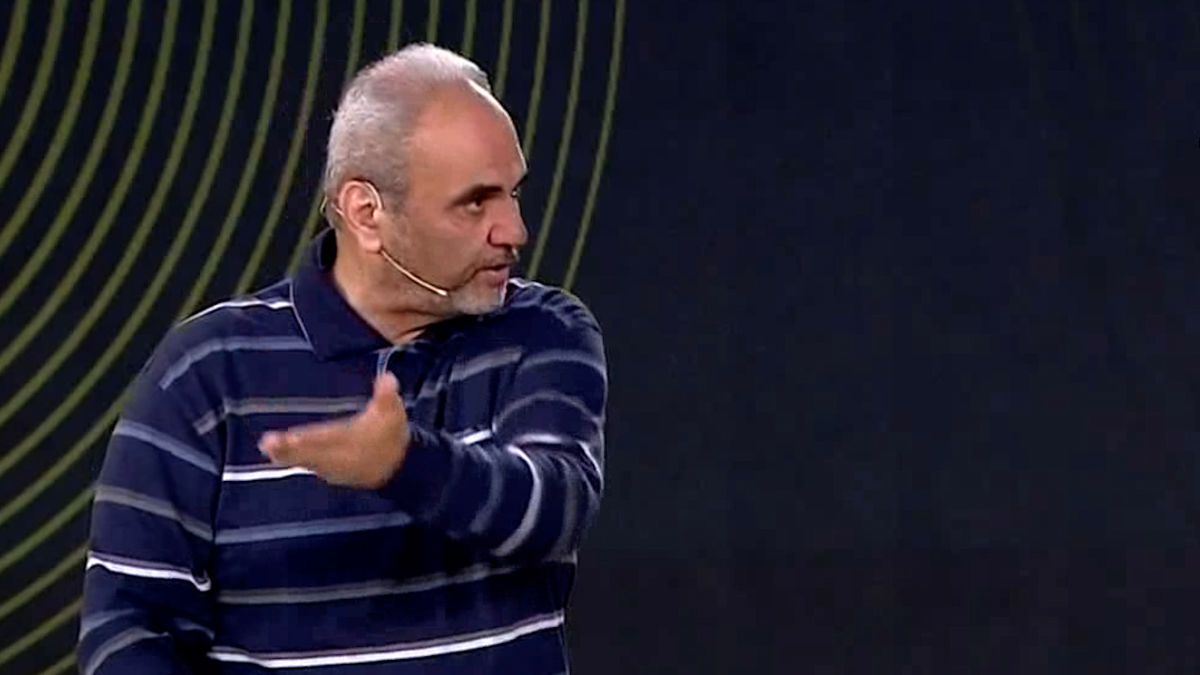 جواد خیابانی: حتما باید از ترامپ تست سلامت روان بگیرند!